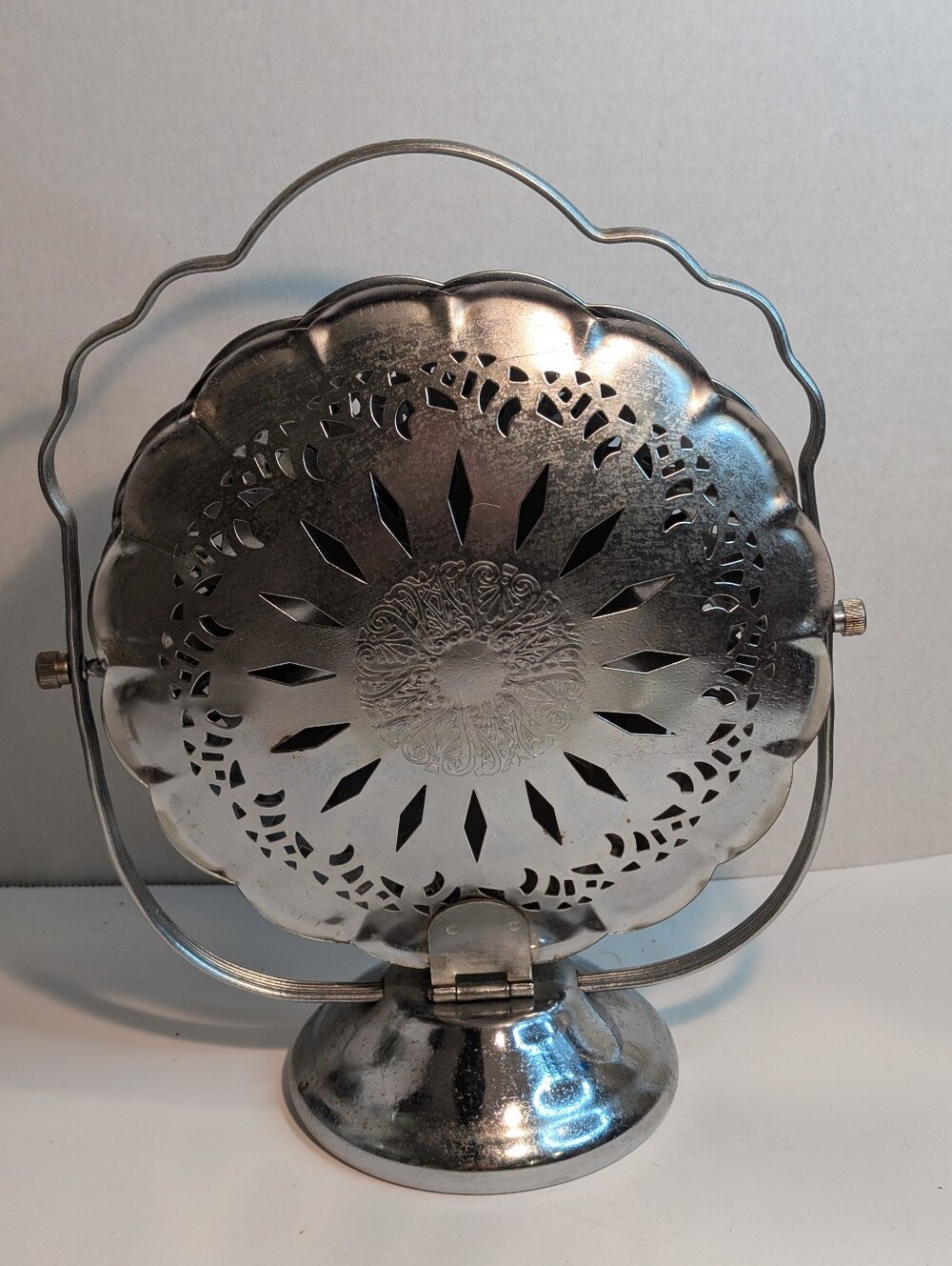 Vintage Folding 3 Tier Metal Tidbit Tray Platter MCM Lace Clamshell Filligree